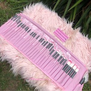 32 Piece Makeup Brush Set with Roll Up Carrying Bag — PinkBombchelle